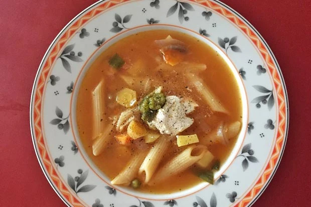 Minestrone mit Penne und Kichererbsen