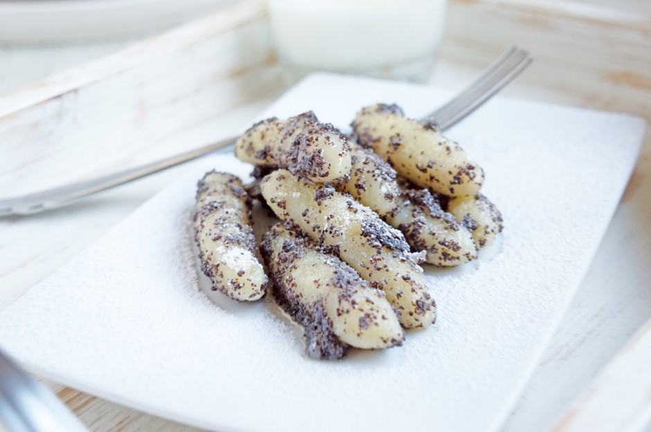 Topfennockerl mit Mohnbrösel