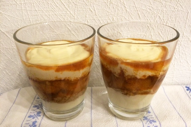 Marillen-Schicht-Dessert