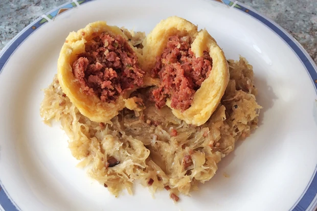 Kartoffelkn&ouml;del mit Speckf&uuml;lle
