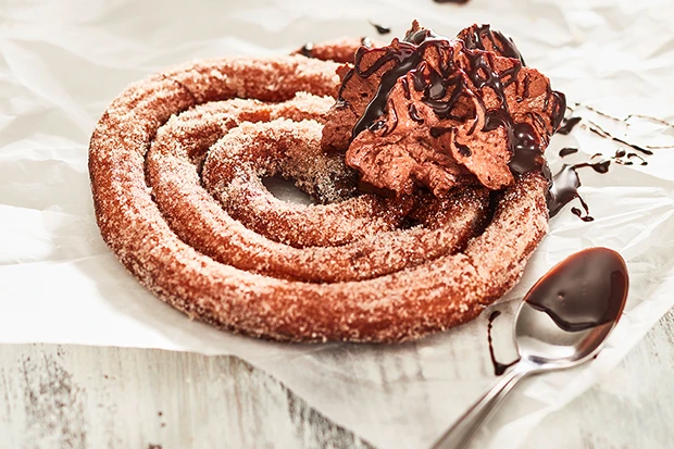 Churros mit Schokoladen-Zimtmousse