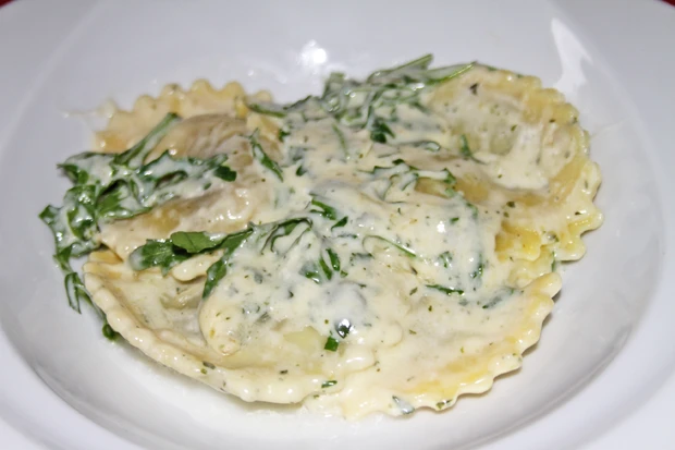 Ravioli in Rucola - Parmesan - Sauce