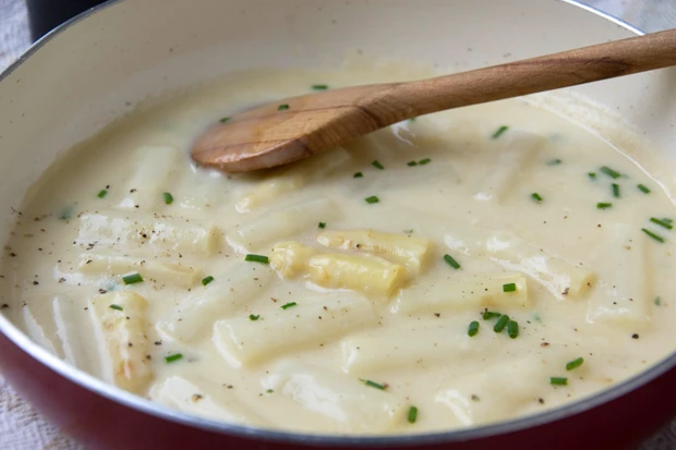 Wei&szlig;es Spargelragout