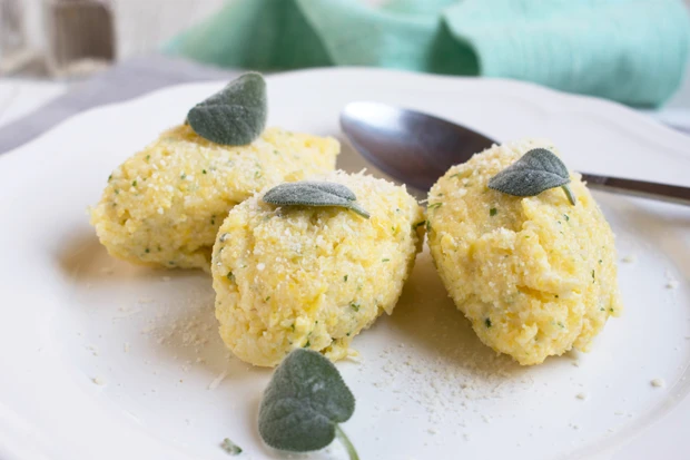 Polenta-Salbei-Nocken