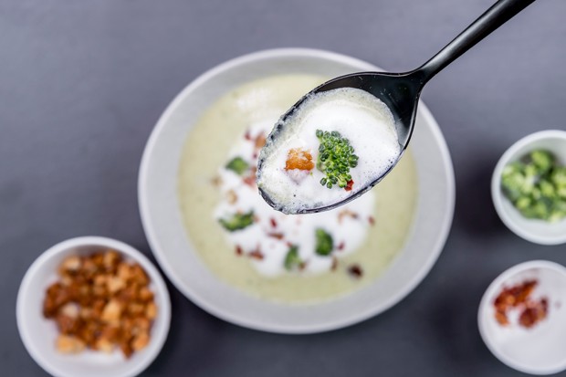 Brokkolistängel-Suppe