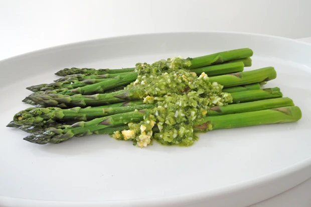 Gr&uuml;ner Spargel mit Vinaigrette