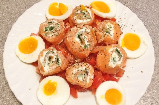 Lachs-Frischkäseröllchen