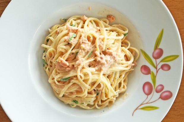 Räucherlachsspaghetti