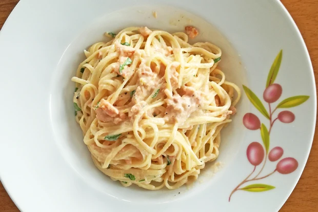 Räucherlachsspaghetti