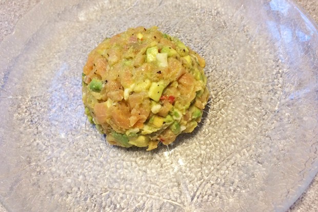 Räucherlachs-Avocado-Tatar