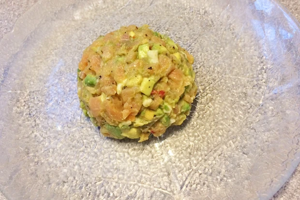 Räucherlachs-Avocado-Tatar