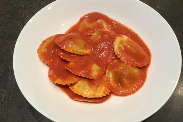 Ravioli in Tomatensauce