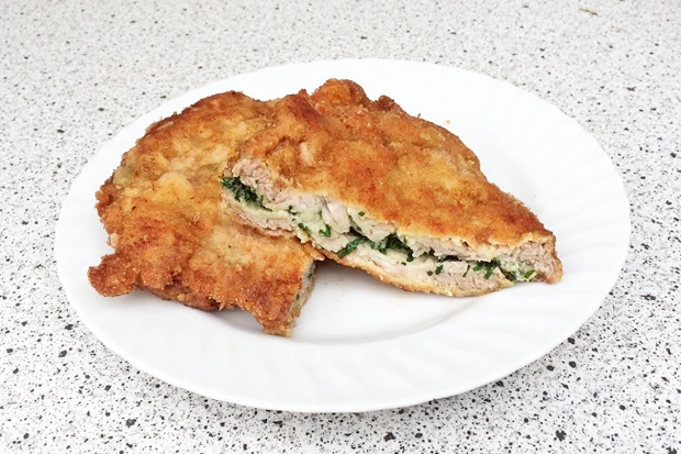 Kalbsschnitzel mit B&auml;rlauchf&uuml;lle