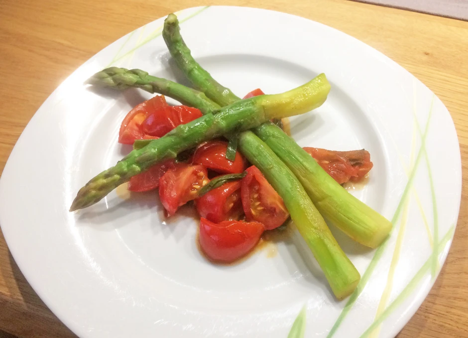 Spargel-Fr&uuml;hlingszwiebel-Gem&uuml;se