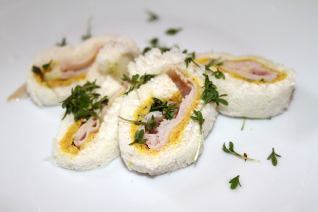 Tramezzini - Röllchen mit Cafe-de-Paris-Butter