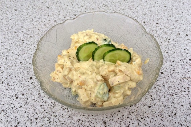 Curry-Hühnersalat mit Ananas