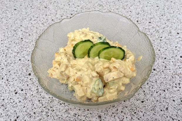 Curry-Hühnersalat mit Ananas