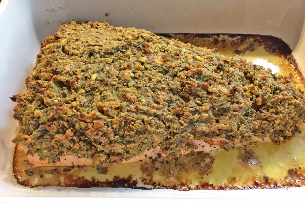 Lachs mit Pistazien-Kr&auml;uter-Kruste