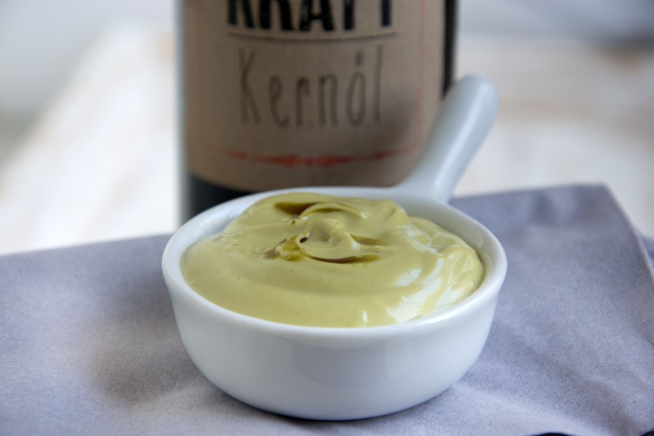 Mayonnaise mit Kürbiskernöl