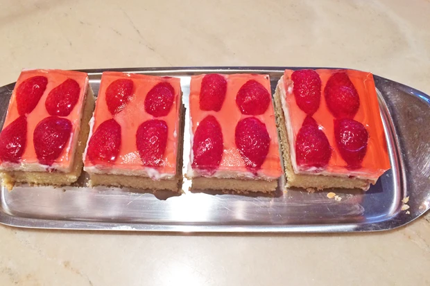 Erdbeerkuchen mit Creme