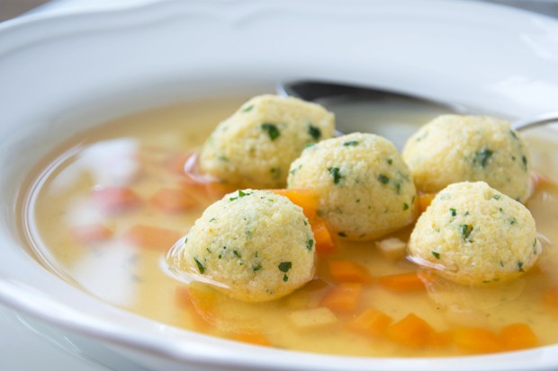 Maisgrießknödel