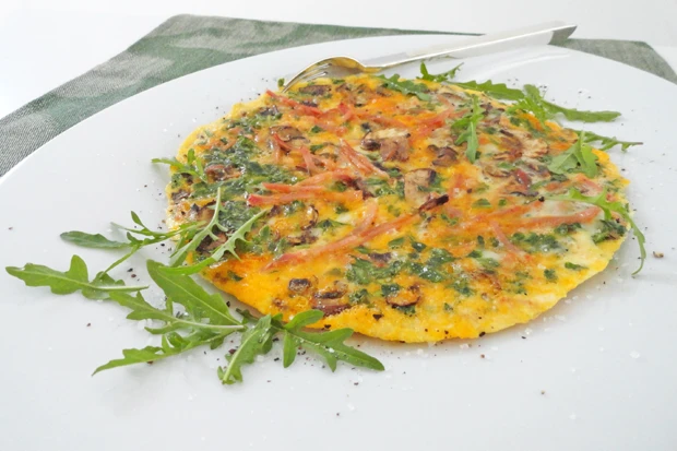 Omelette mit Champignons, Prosciutto cotto und Rucola