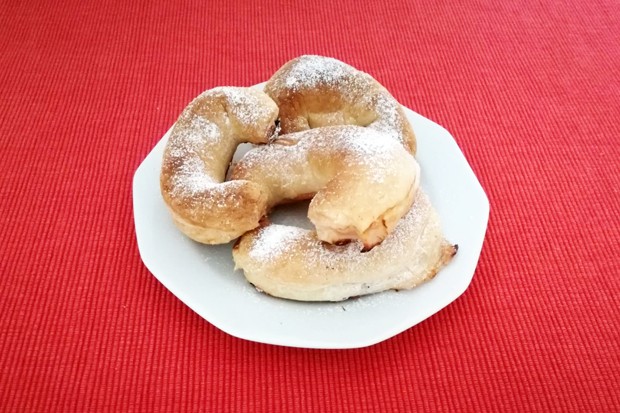 Blätterteighörnchen mit Topfenfülle