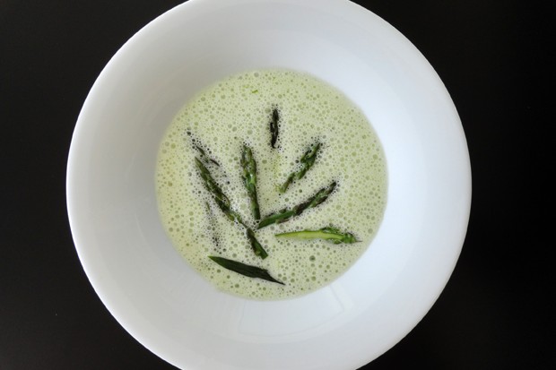 Spargel-Bärlauch-Schaumsuppe