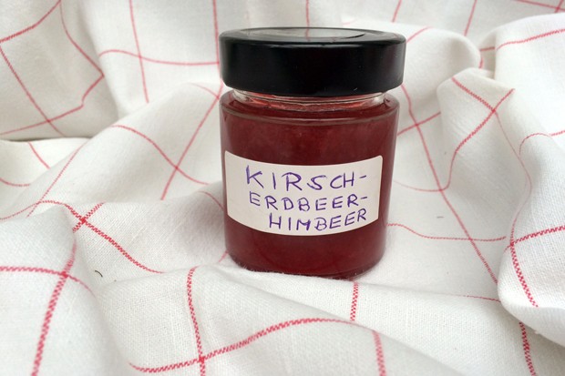 Kirsch-Erdbeer-Himbeermarmelade - Rezept