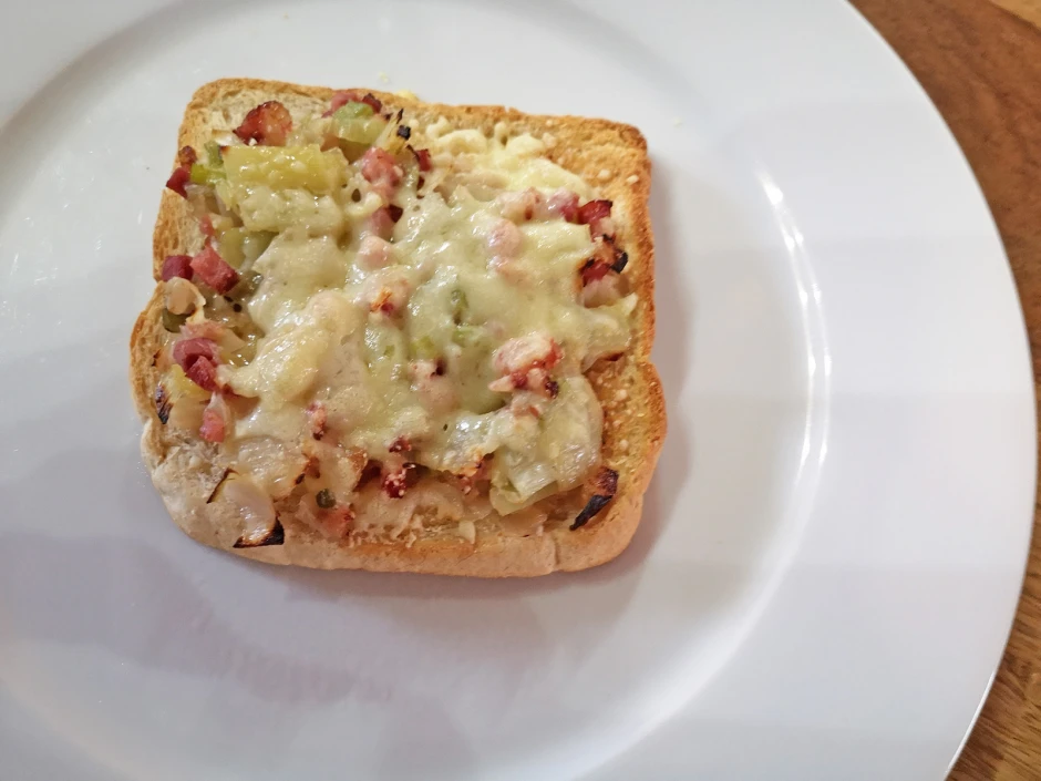 K&auml;setoast mit Lauch