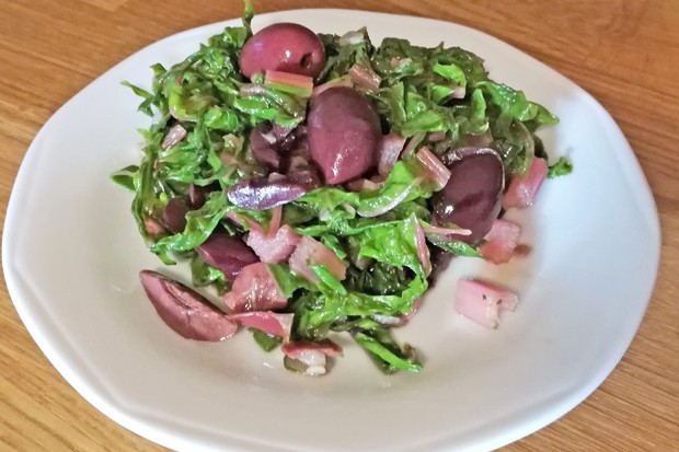 Mangold mit Oliven