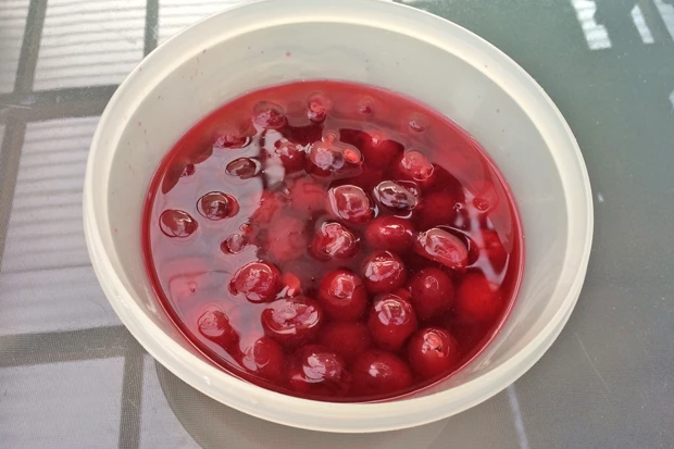 Kirschenkompott mit Zitronensaft