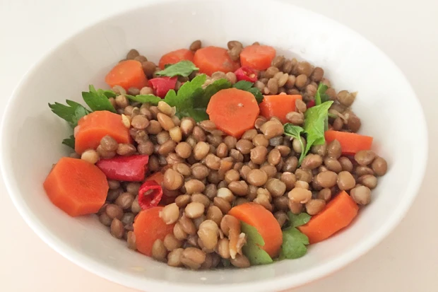 Pikanter Linsen-Karotten-Salat