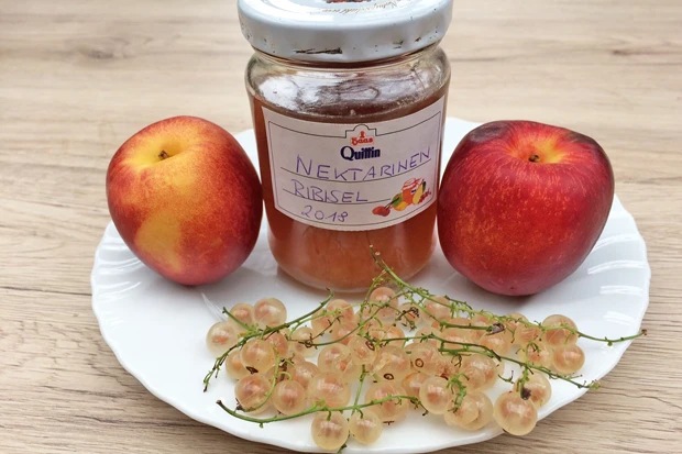 Nektarinen-Ribisel-Marmelade
