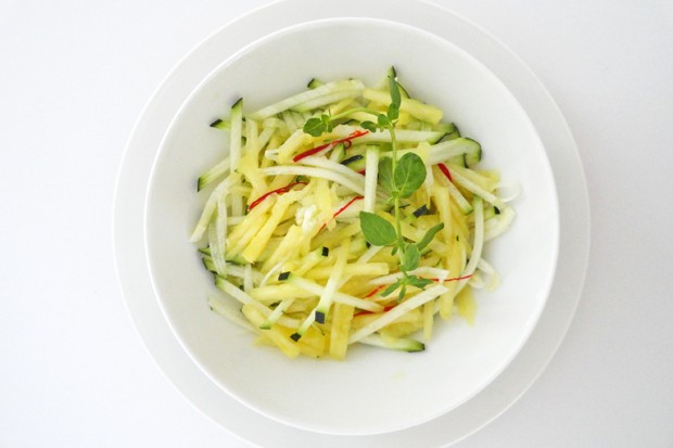 Zucchini-Ananas-Rohkostsalat