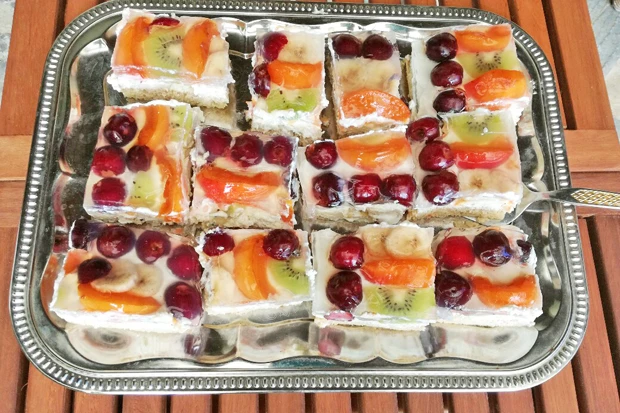 Obstschnitten mit Topfencreme