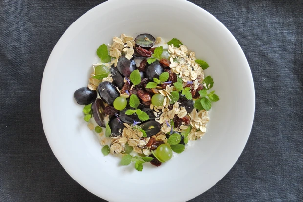 Weintraubenm&uuml;sli mit Rosinen