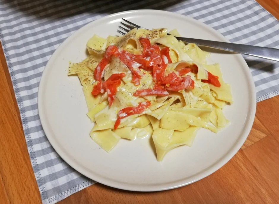 Bandnudeln in Zitronensauce