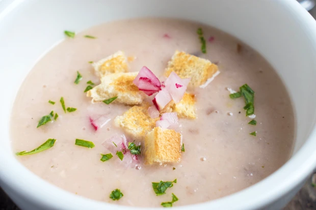 Cremige Radieschensuppe