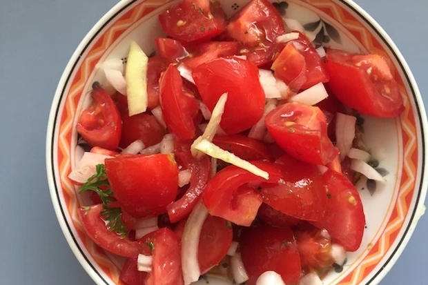 Klassischer Tomatensalat