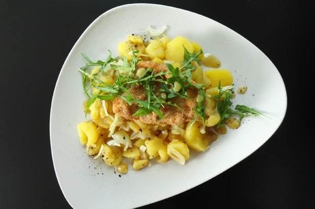 Gebackenes Zanderfilet mit Erdäpfelsalat