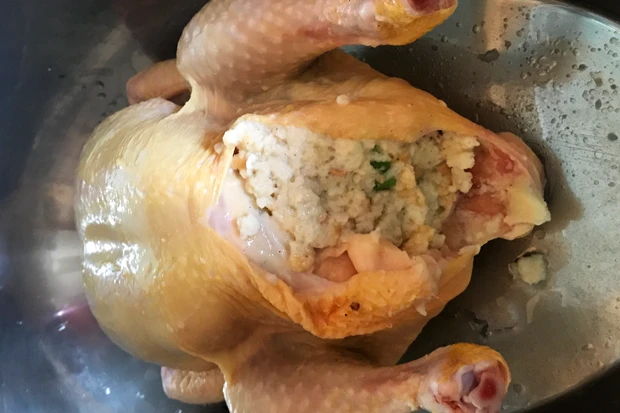 Grillhuhn mit Semmelf&uuml;lle