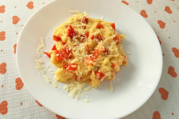 Polenta mit Paprika und Parmesan