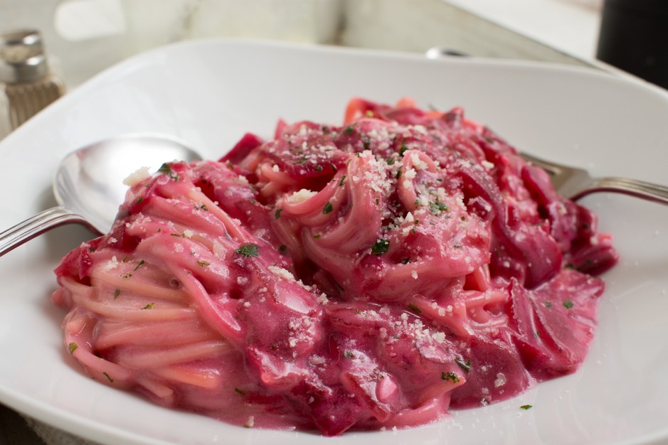 Rote Winter-Pasta
