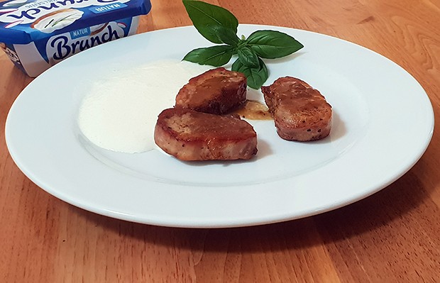 Schweinemedaillons mit Brunch Espuma