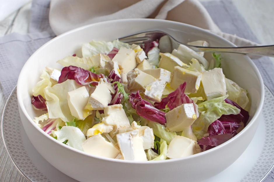 Pikanter Salat mit K&auml;se