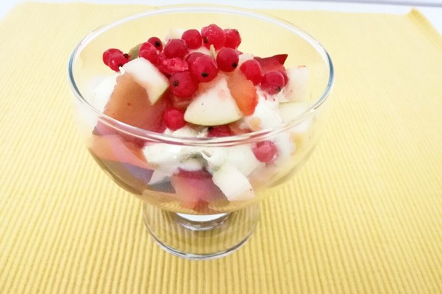 Obstsalat mit Vanilleeis