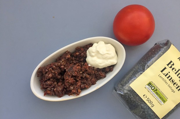 Indisches Dal aus Belugalinsen