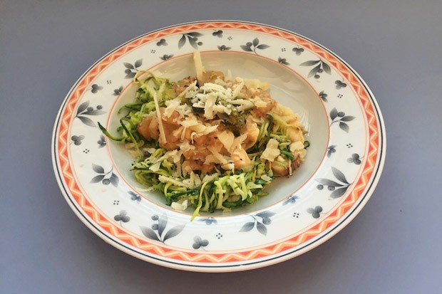 Zucchini-Spaghetti mit Brunch Natur Low Carb