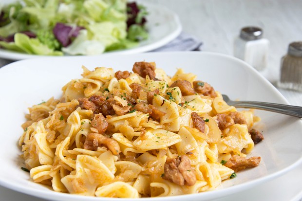 Krautfleckerl mit Grammeln
